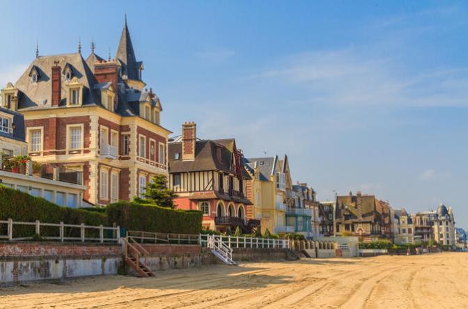 private-tour-honfleur-deauville-and-trouville-day-trip-from-bayeux-in-bayeux-155538