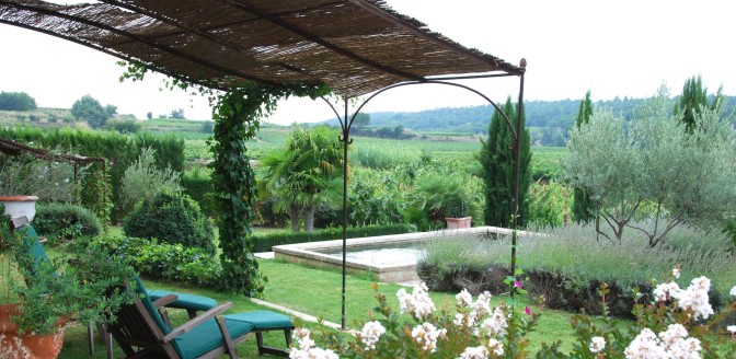 UZES-villa-rental-provence-pool-garden
